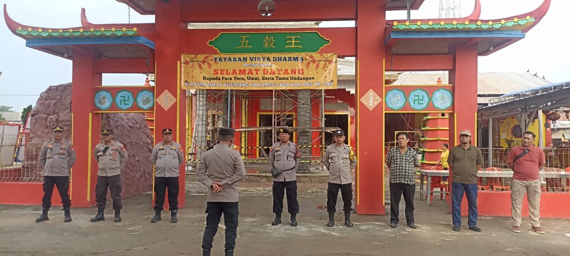 Polsek Cibarusah Giat Pengamanan Perayaan Sejit Klenteng Ngo Kok Ong ke 340 Tahun 2024