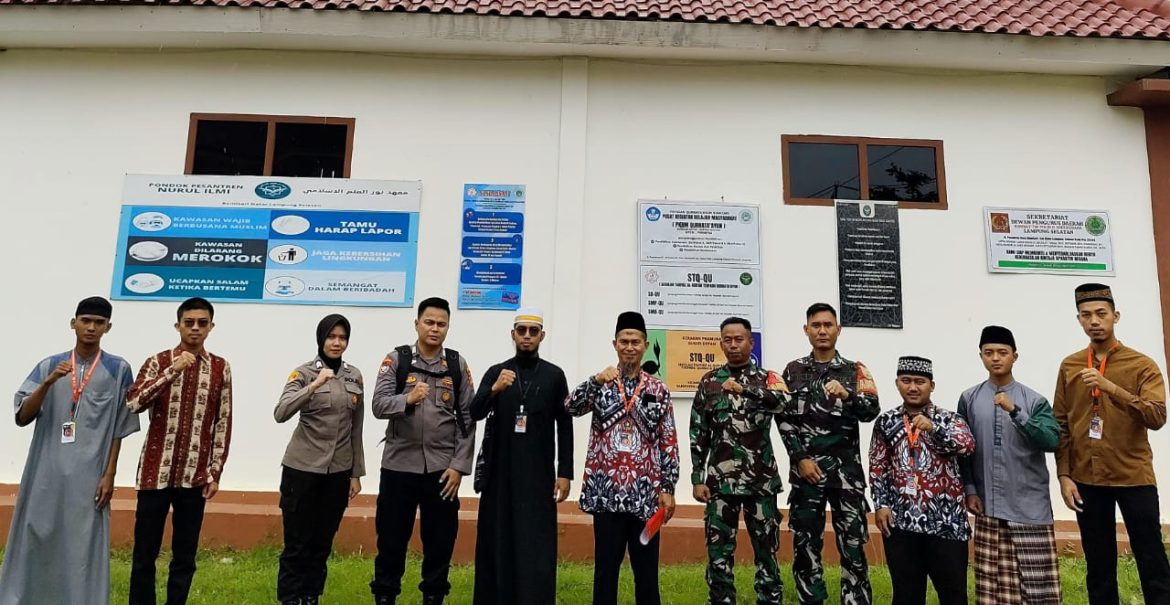 Sinergitas TNI-Polri, Berikan Materi MPLS Kepada Santri Ponpes Nurul Ilmi Lampung Selatan