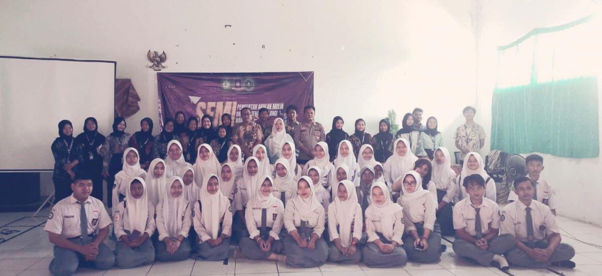 Antisipasi Kenakalan Remaja, Polsek Cibarusah Gelar Police Goes To School