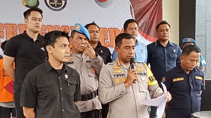 Satreskrim Polres Metro Bekasi Amankan Lima Pelaku Mafia Gas Elpiji