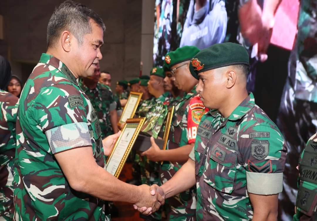 Sertu Tagris Ayomi dari Yonzipur 10/JP Raih Penghargaan Kasad Atas Keberhasilan Program TNI AD Manunggal Air