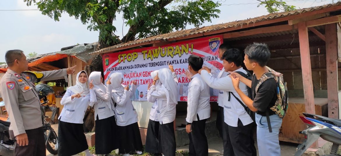 Cegah Tawuran, Bhabinkamtibmas Gencarkan Sosialisasi Kepada Pelajar