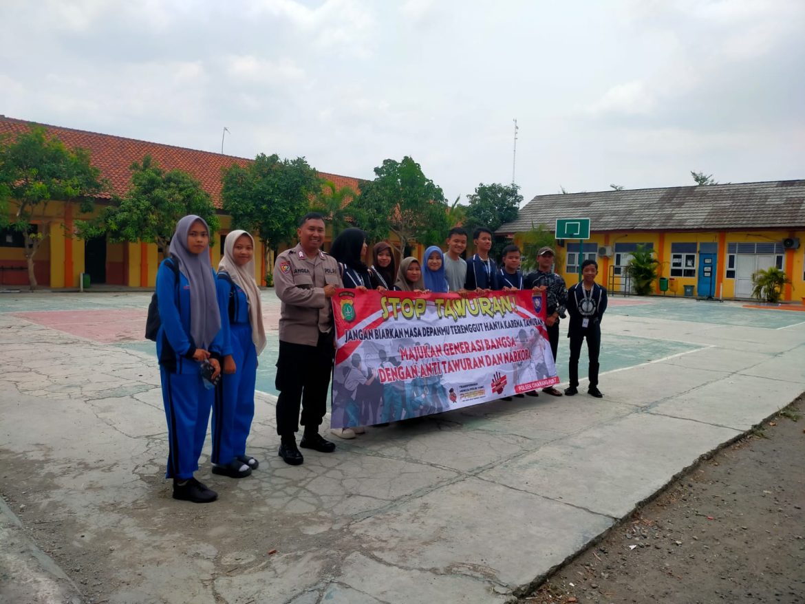Antisipasi Tawuran Pelajar, Polsek Cikarang Pusat Sidak SMKN 1 Cikarang Pusat