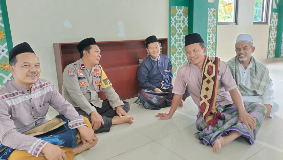 Cooling Syistem, Bhabinkamtibmas Polsek Serang Baru Silaturahmi Kepada Masyarakat Antisipasi Gangguan Kamtibmas