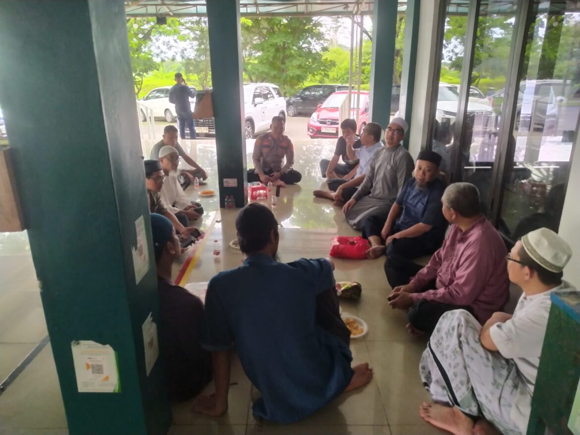Polsek Cikarang Pusat dan DKM Masjid AT -Tauhid Rapat Bersama Bahas Pembangunan Masjid