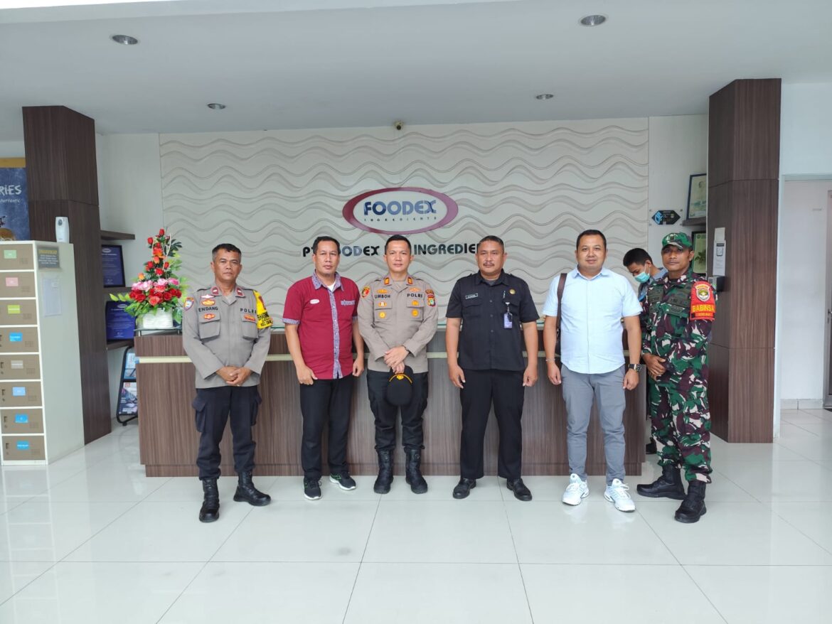 Silaturahim Kamtibmas Polsek Cikarang Pusat Bersama PT. Foodex: Membangun Keamanan Bersama