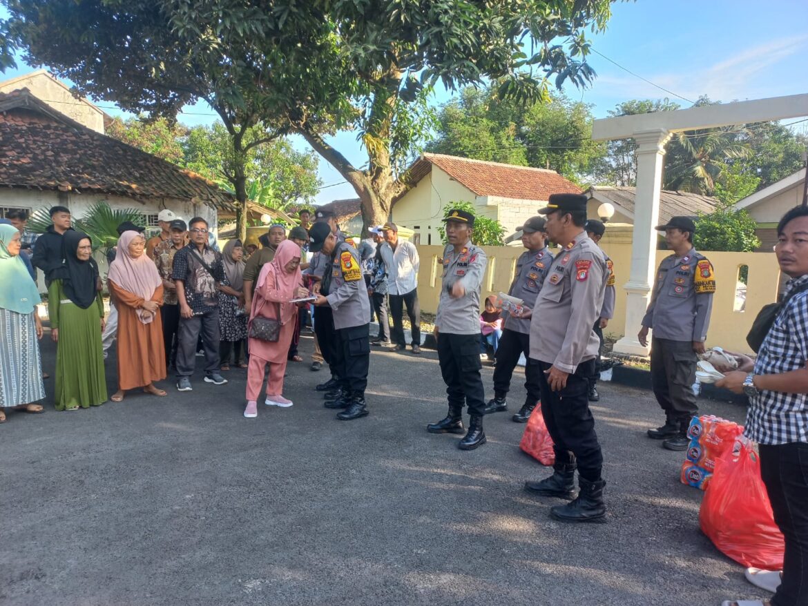 Polsek Cibarusah dan Warga Hadiri Bakti Sosial Kesehatan Hari Bhayangkara ke-79